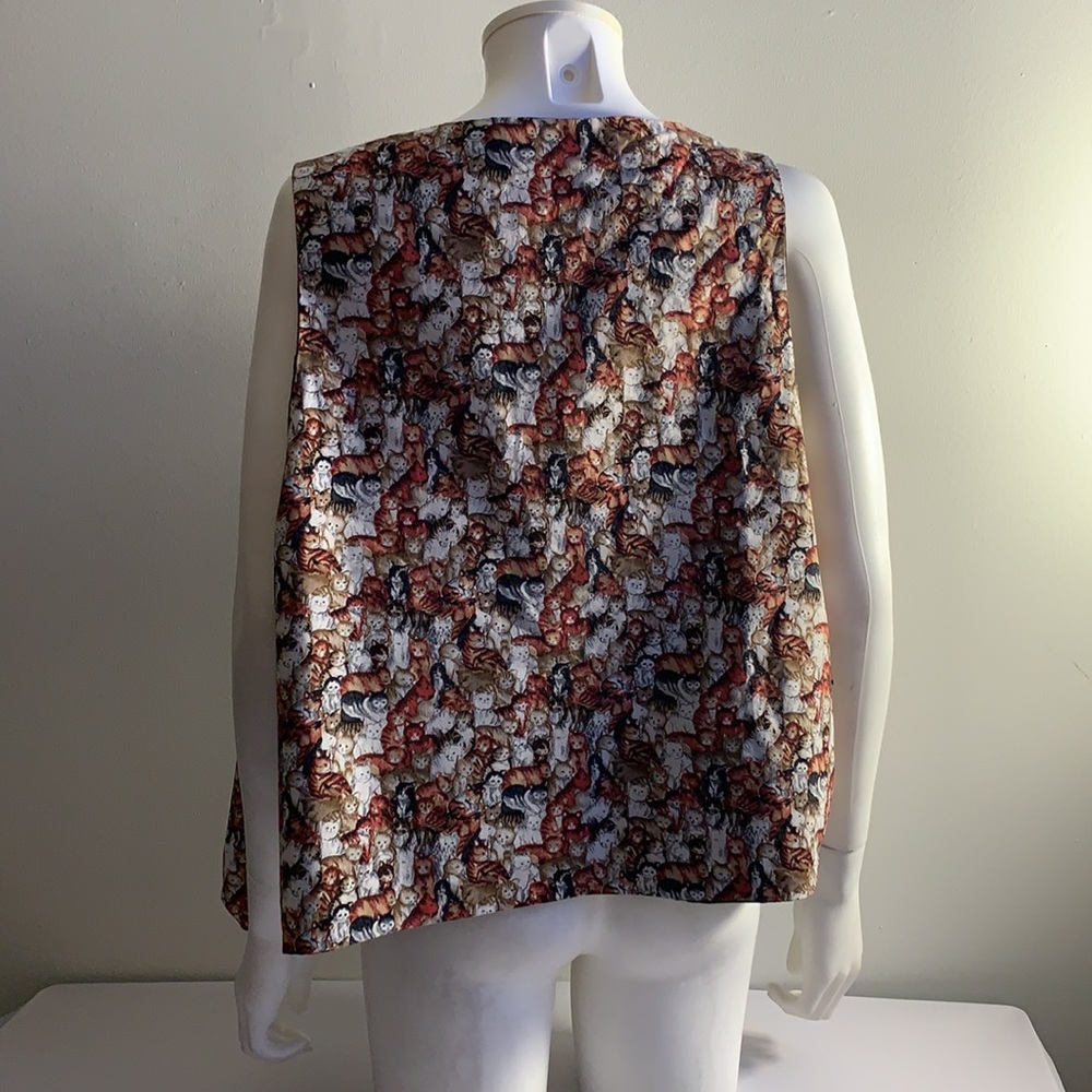 Cat Patterned Vest . - Picture 4 of 4